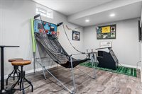 6438 Sugar Run Drive, Hilliard, OH 43026