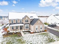 6438 Sugar Run Drive, Hilliard, OH 43026