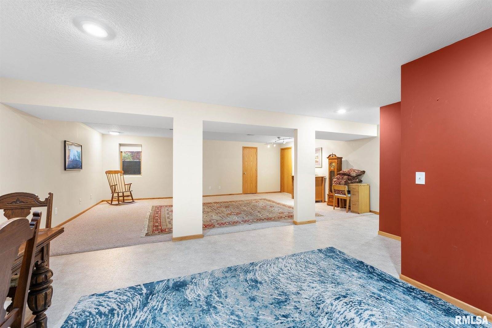 1001 9TH Street, Rapids City, IL 61278