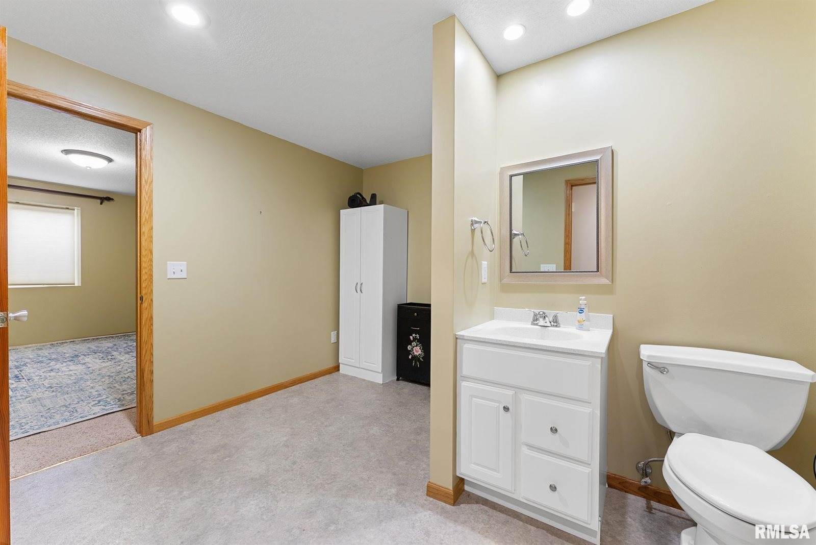 1001 9TH Street, Rapids City, IL 61278