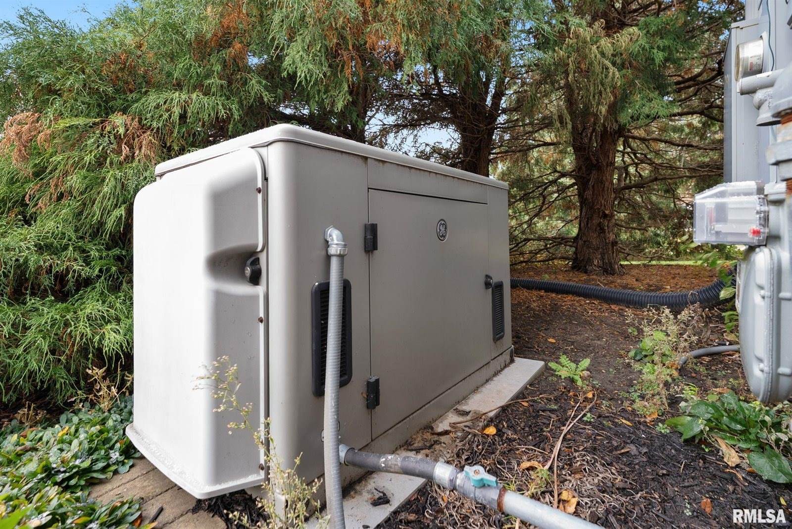 1001 9TH Street, Rapids City, IL 61278