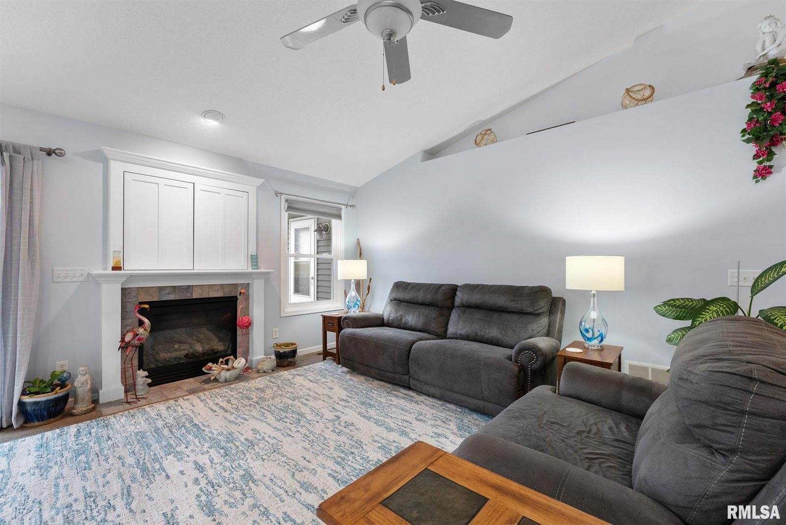 1001 9TH Street, Rapids City, IL 61278