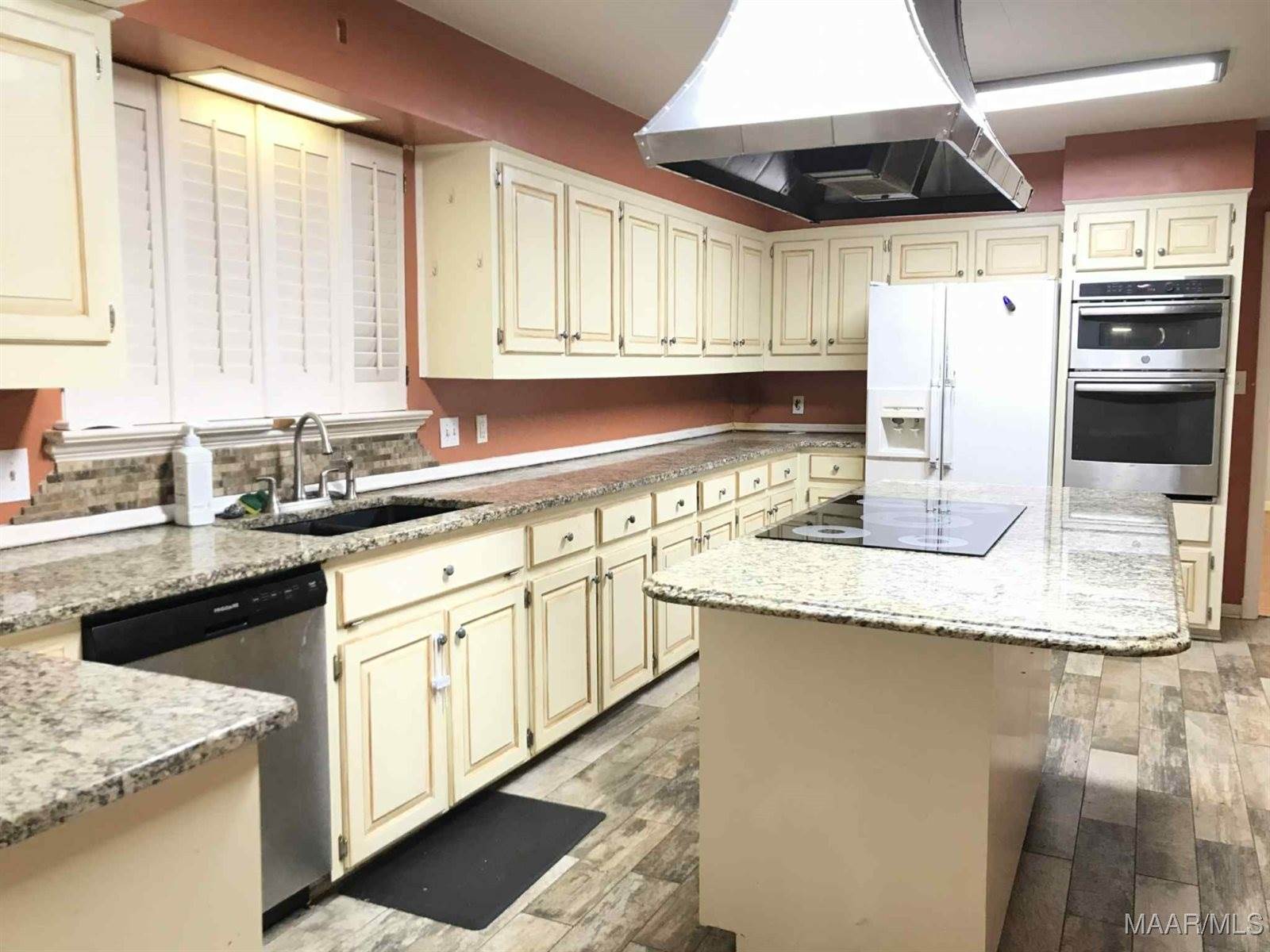 3628 Bankhead Avenue, Montgomery, AL 36111