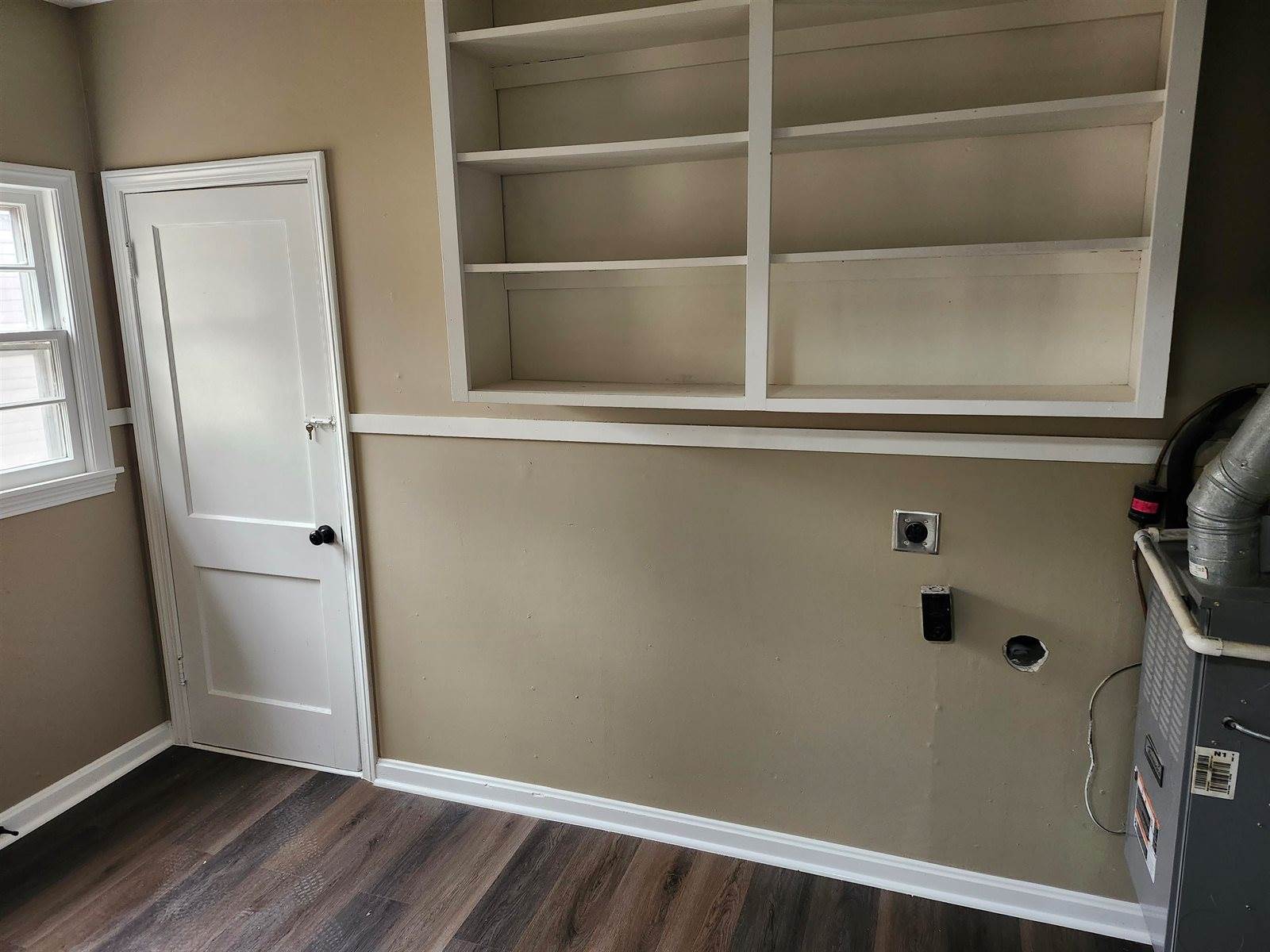 651 Waverly St, Wichita, KS 67218