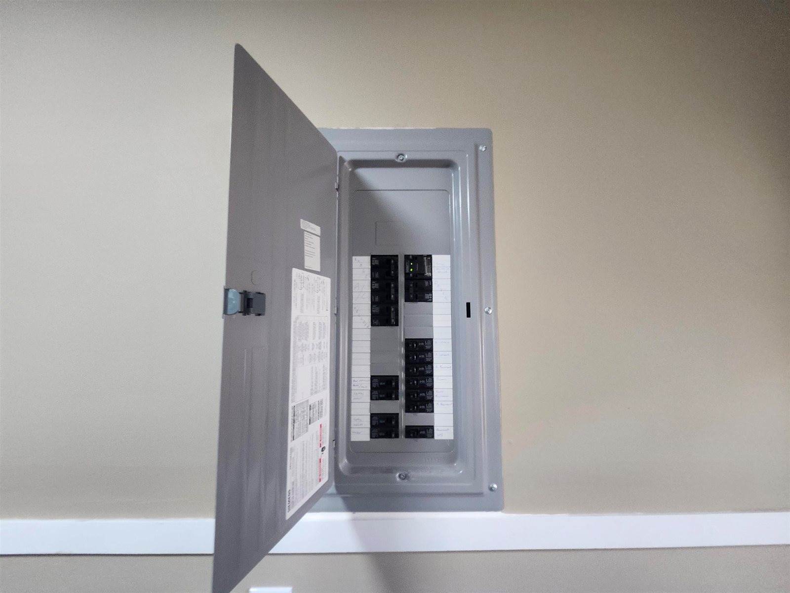 651 Waverly St, Wichita, KS 67218