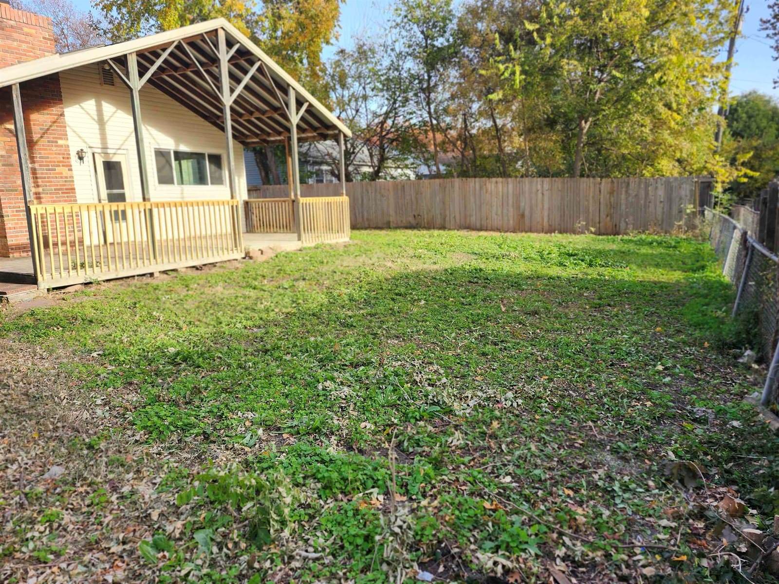 651 Waverly St, Wichita, KS 67218