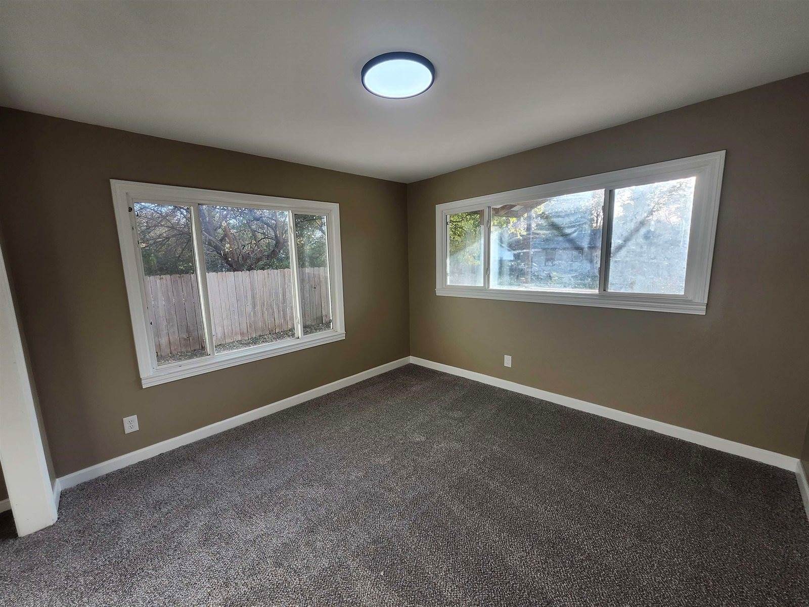 651 Waverly St, Wichita, KS 67218