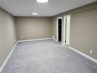 651 Waverly St, Wichita, KS 67218