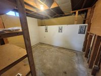651 Waverly St, Wichita, KS 67218