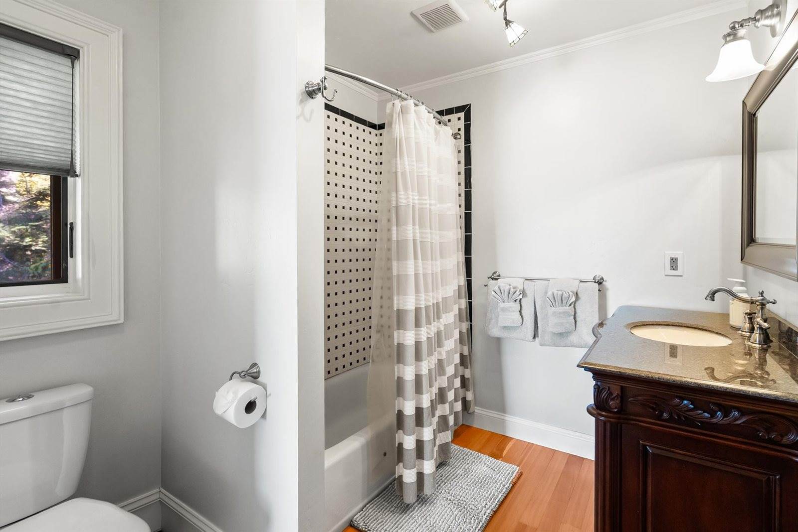 19571 Mt Highway 35, Bigfork, MT 59911