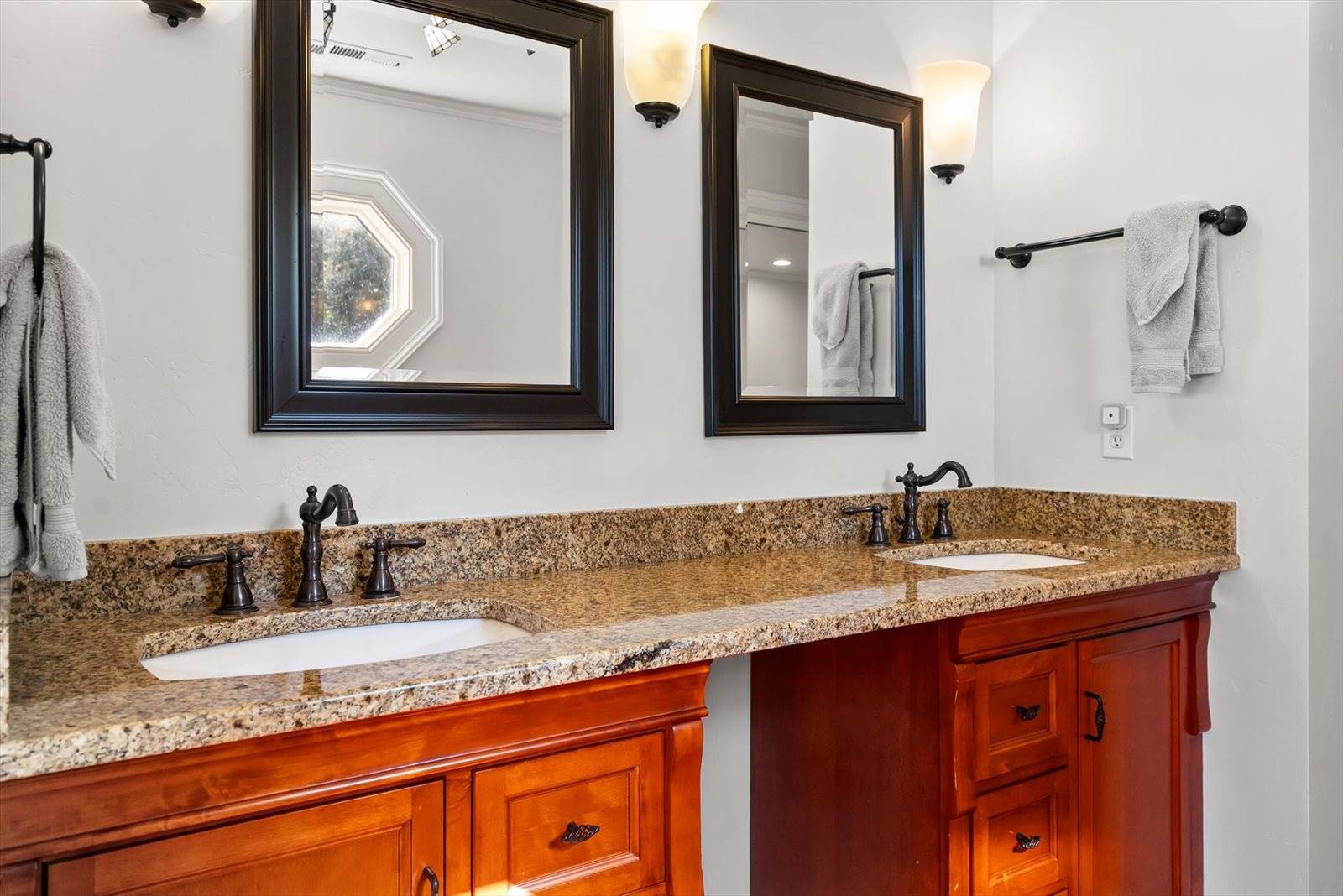 19571 Mt Highway 35, Bigfork, MT 59911