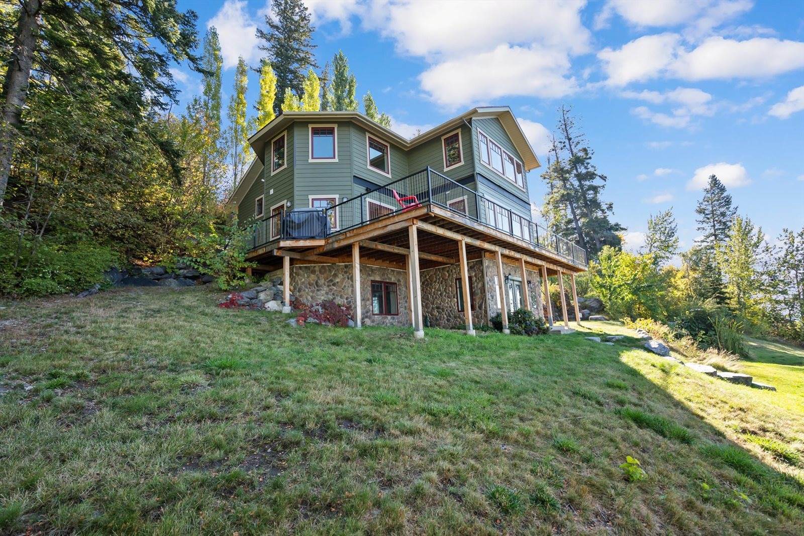 19571 Mt Highway 35, Bigfork, MT 59911