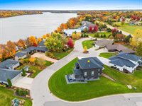 837 Rivers Run, De Pere, WI 54115