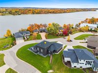 837 Rivers Run, De Pere, WI 54115