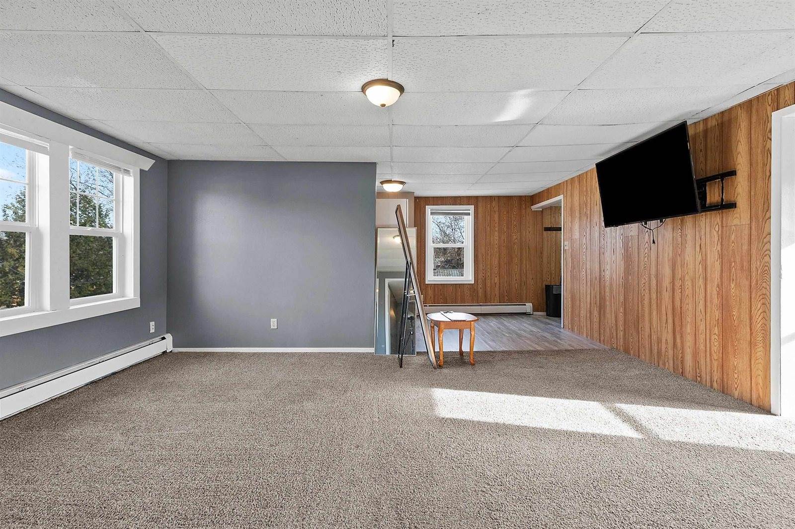 104 East Freeborn Street, Cecil, WI 54111