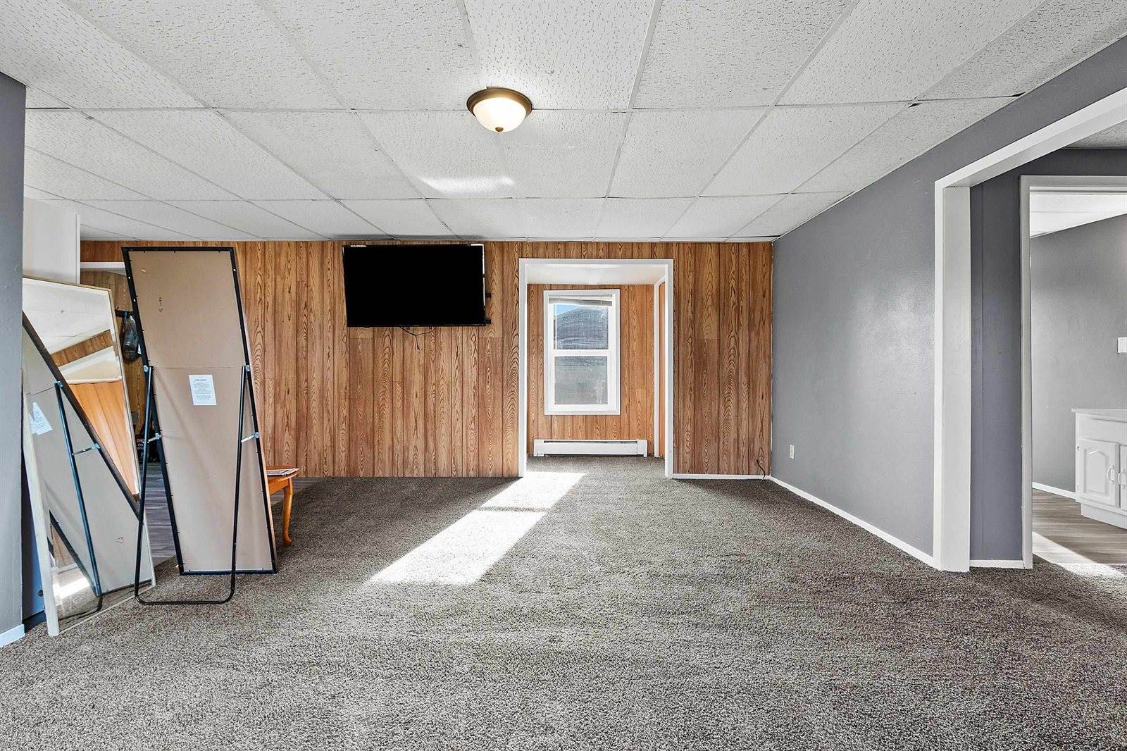 104 East Freeborn Street, Cecil, WI 54111