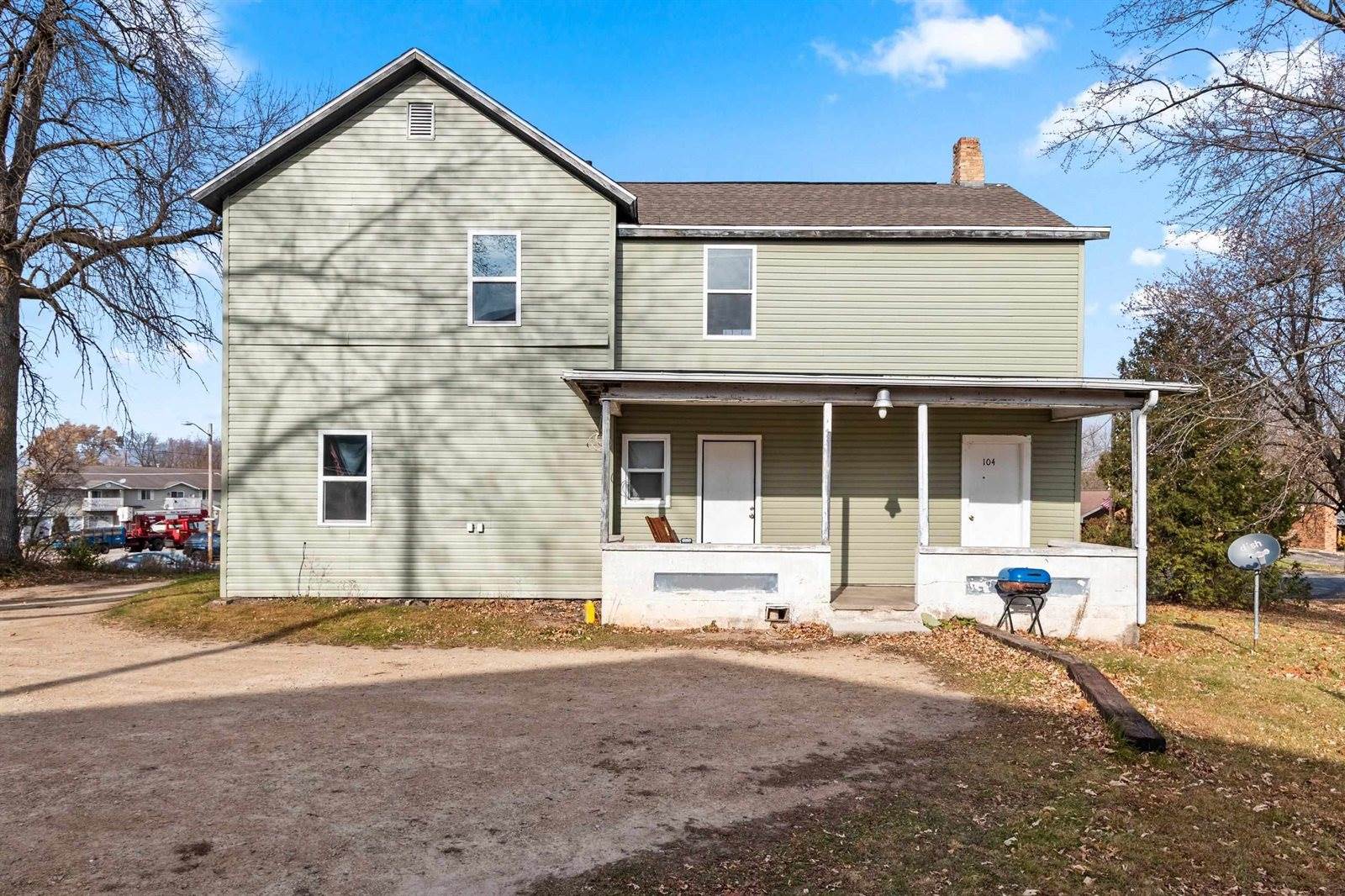 104 East Freeborn Street, Cecil, WI 54111