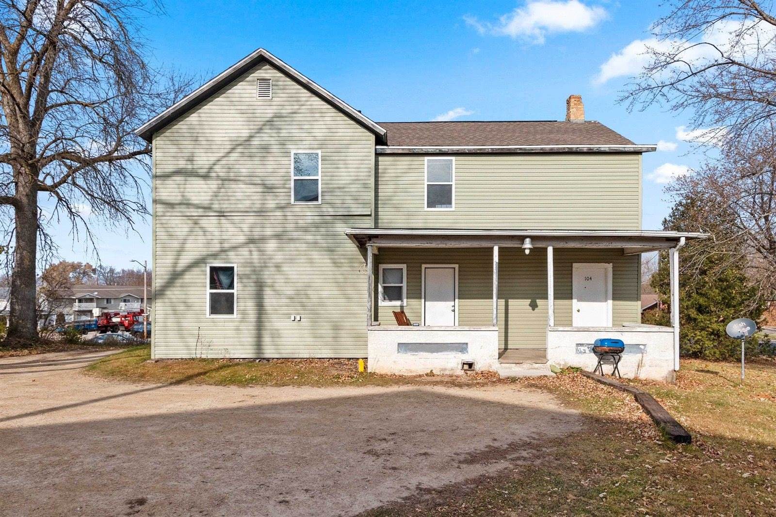 104 East Freeborn Street, Cecil, WI 54111