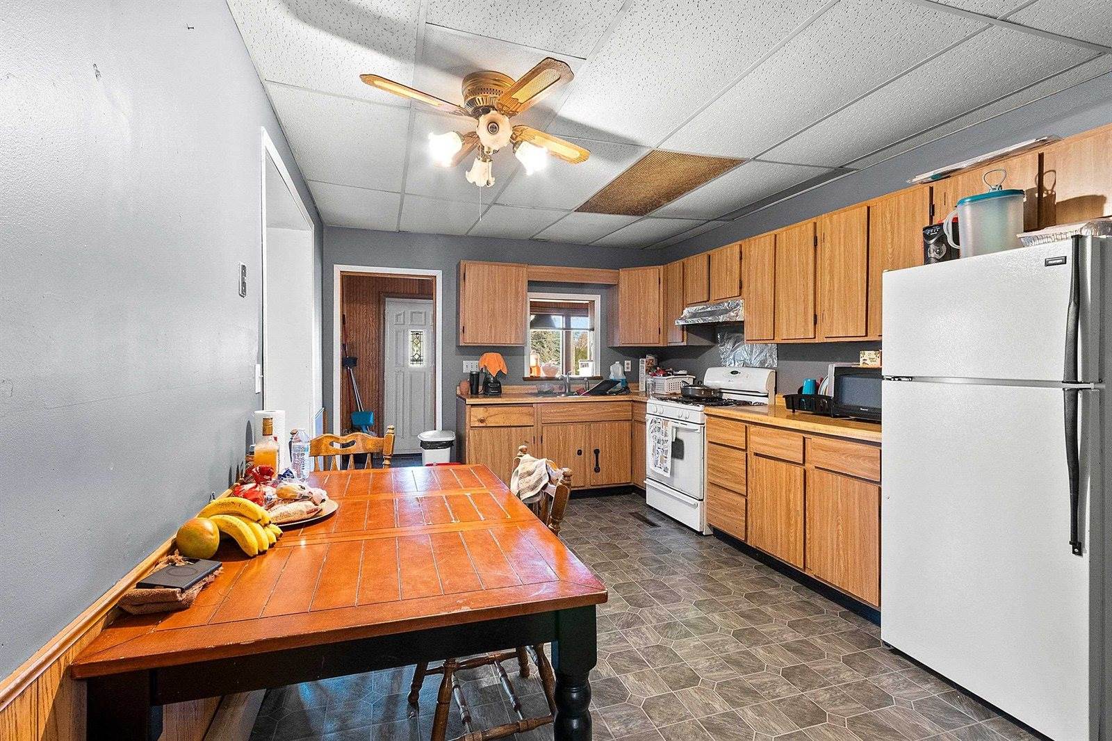 104 East Freeborn Street, Cecil, WI 54111