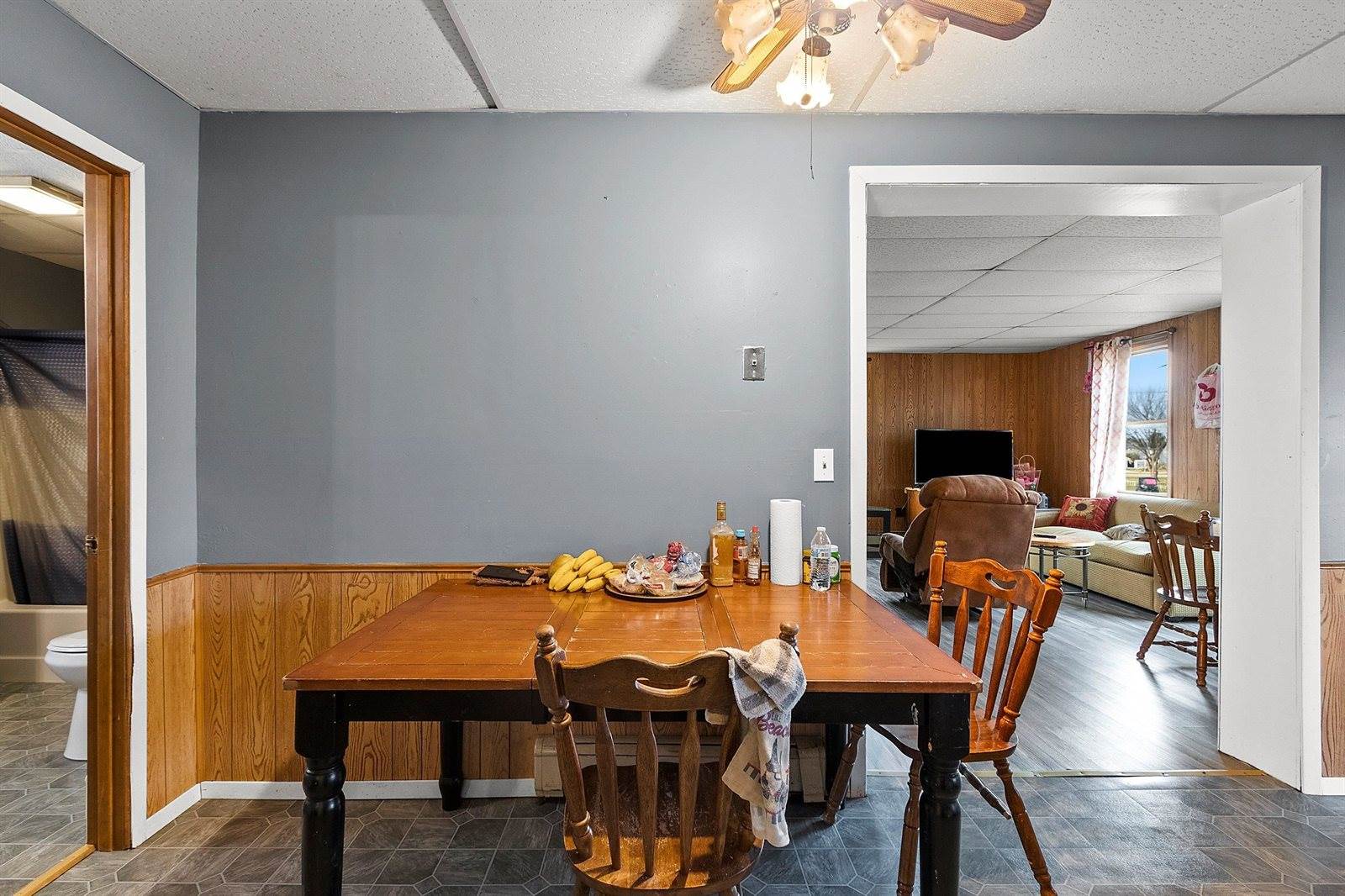 104 East Freeborn Street, Cecil, WI 54111