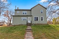 104 East Freeborn Street, Cecil, WI 54111