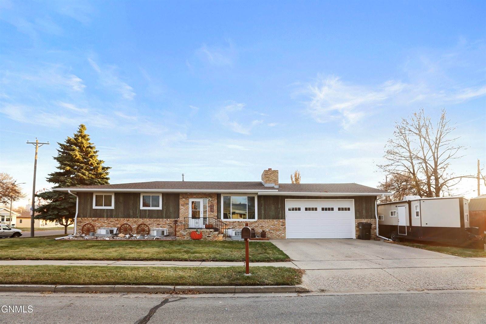 901 6th Street West, Williston, ND 58801