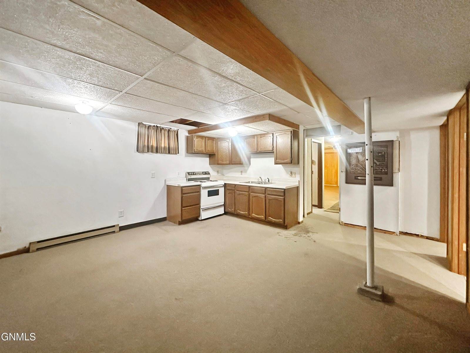 901 6th Street West, Williston, ND 58801