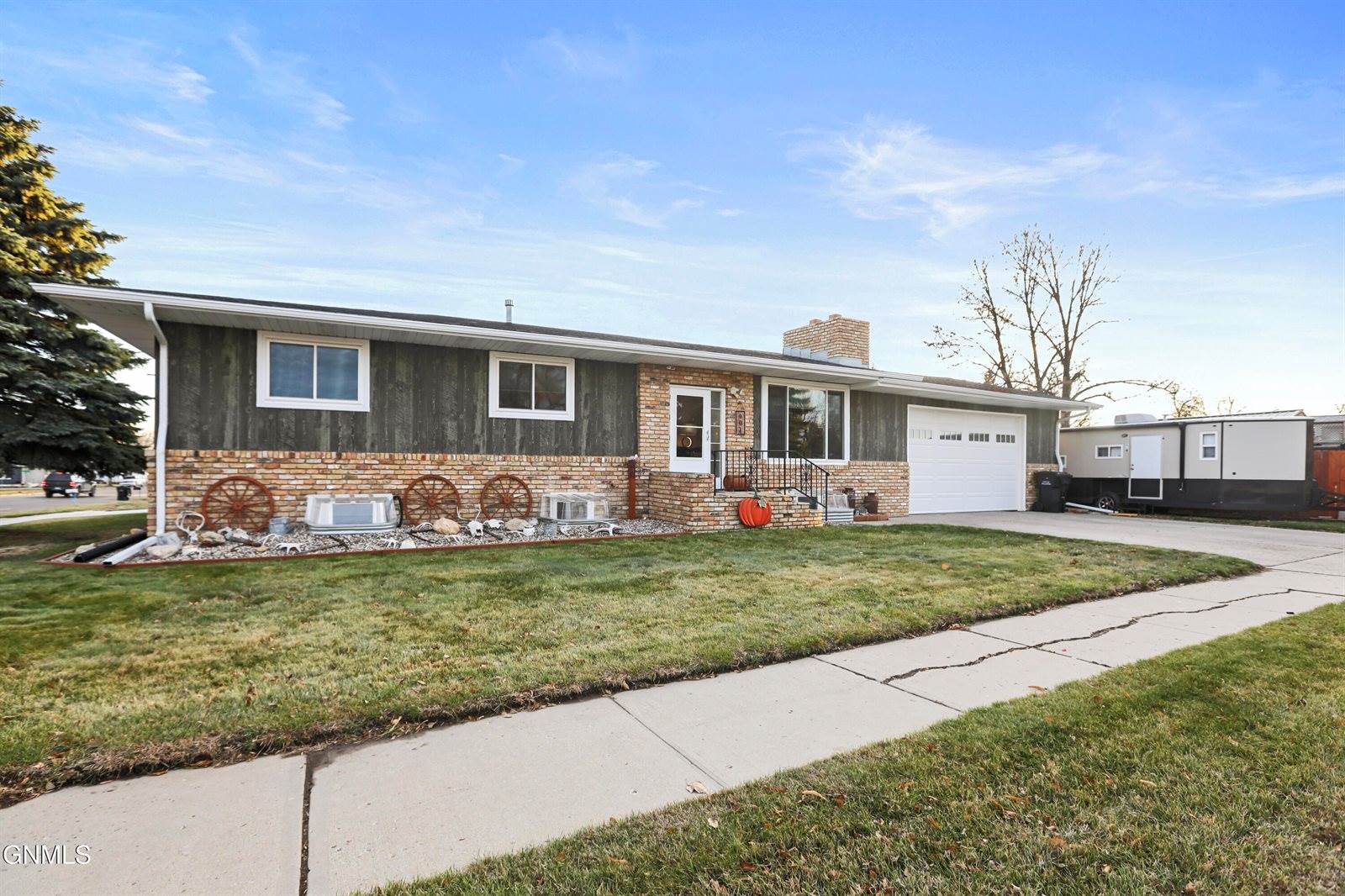 901 6th Street West, Williston, ND 58801