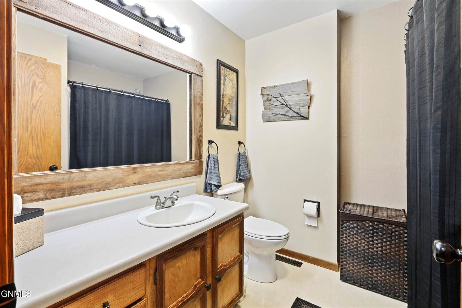 901 6th Street West, Williston, ND 58801