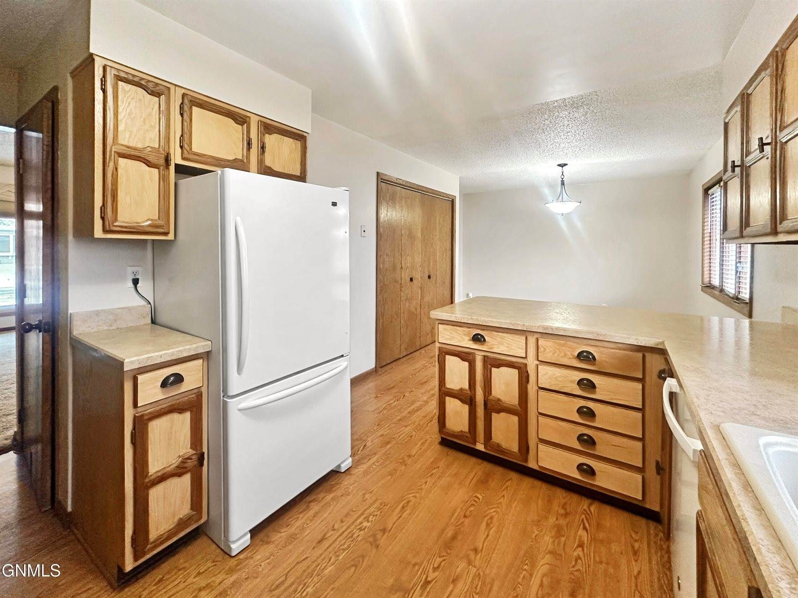 901 6th Street West, Williston, ND 58801