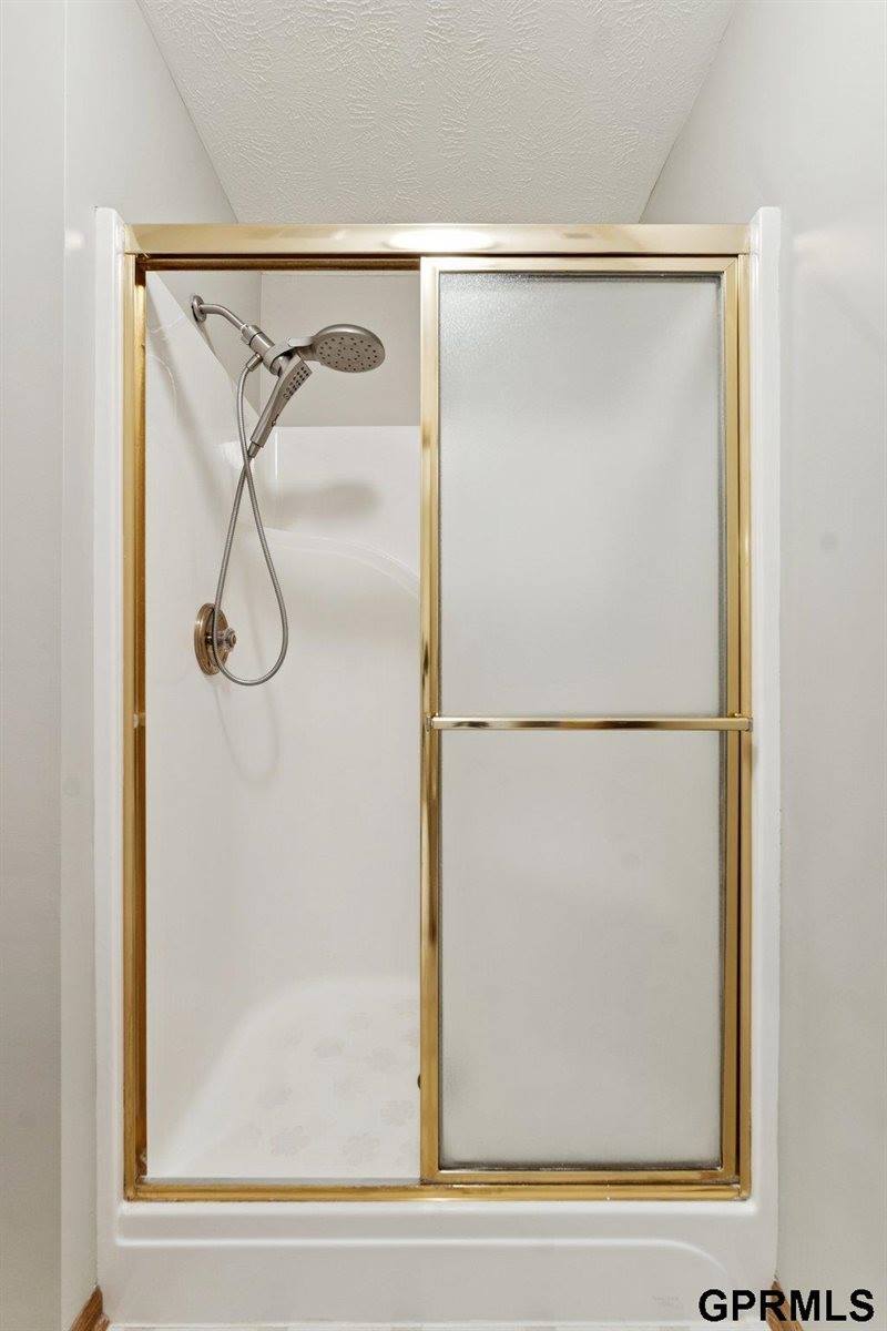 14075 Ellison Avenue, Omaha, NE 68164