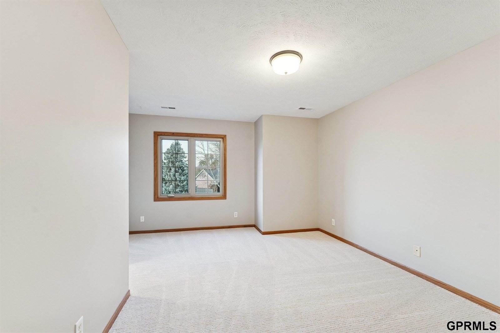 14075 Ellison Avenue, Omaha, NE 68164