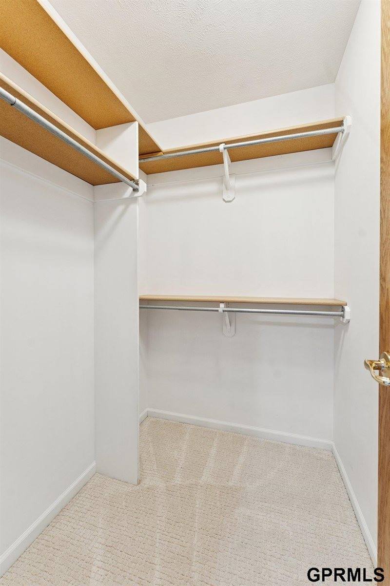 14075 Ellison Avenue, Omaha, NE 68164