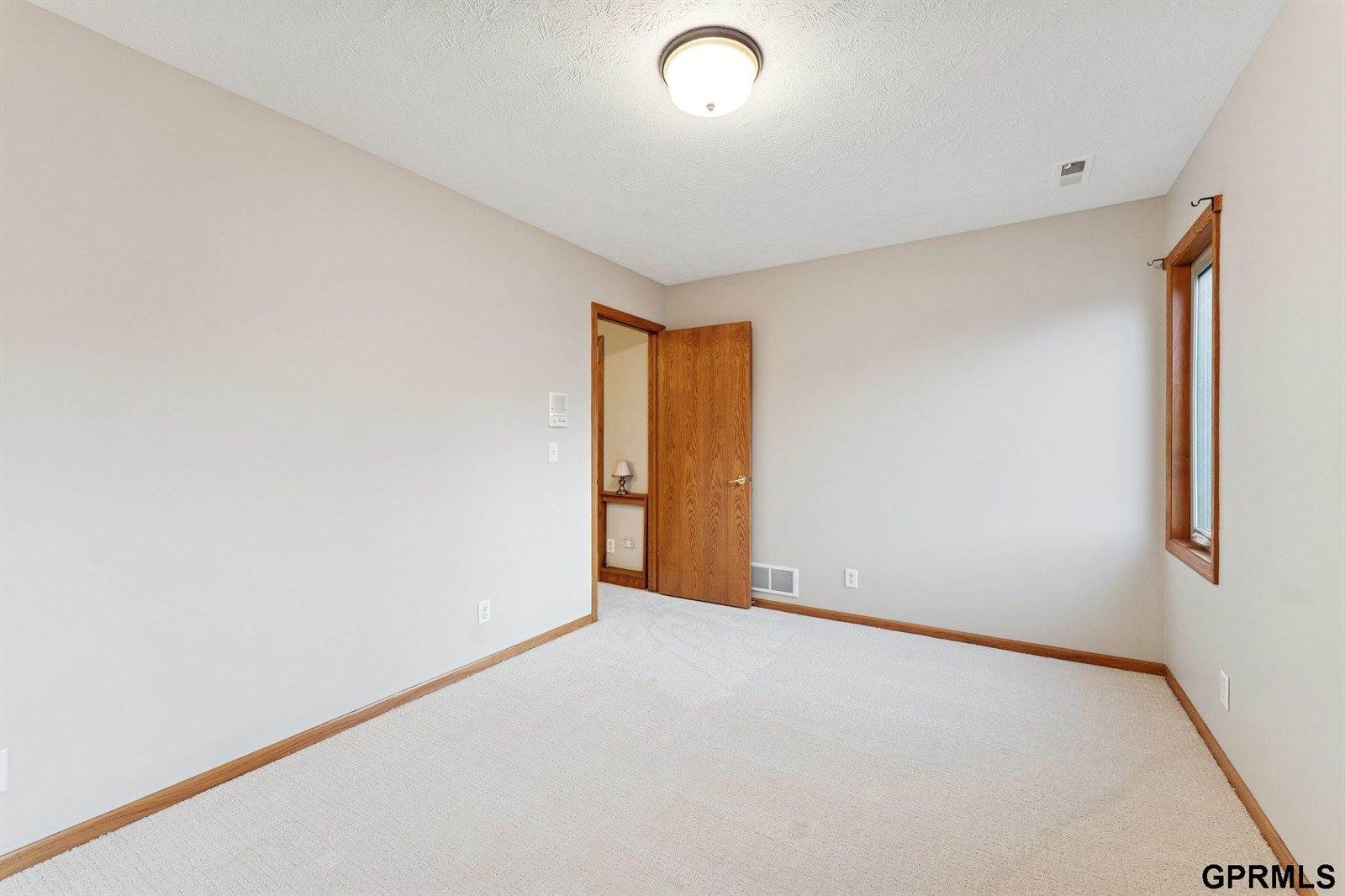 14075 Ellison Avenue, Omaha, NE 68164