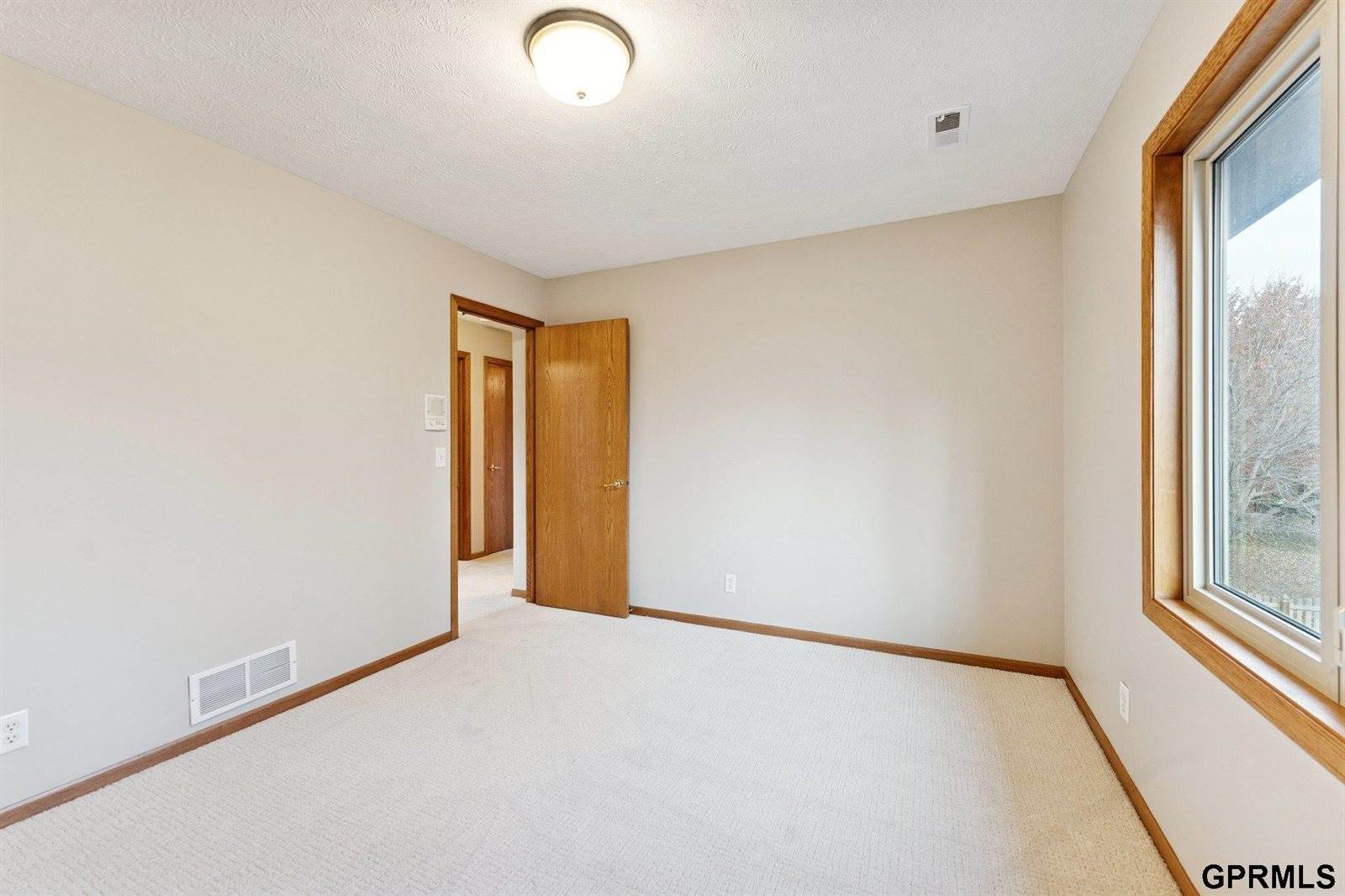 14075 Ellison Avenue, Omaha, NE 68164