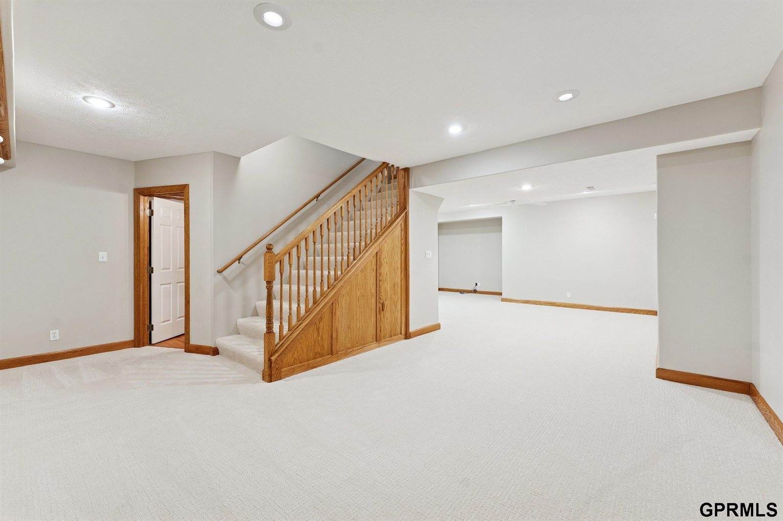 14075 Ellison Avenue, Omaha, NE 68164