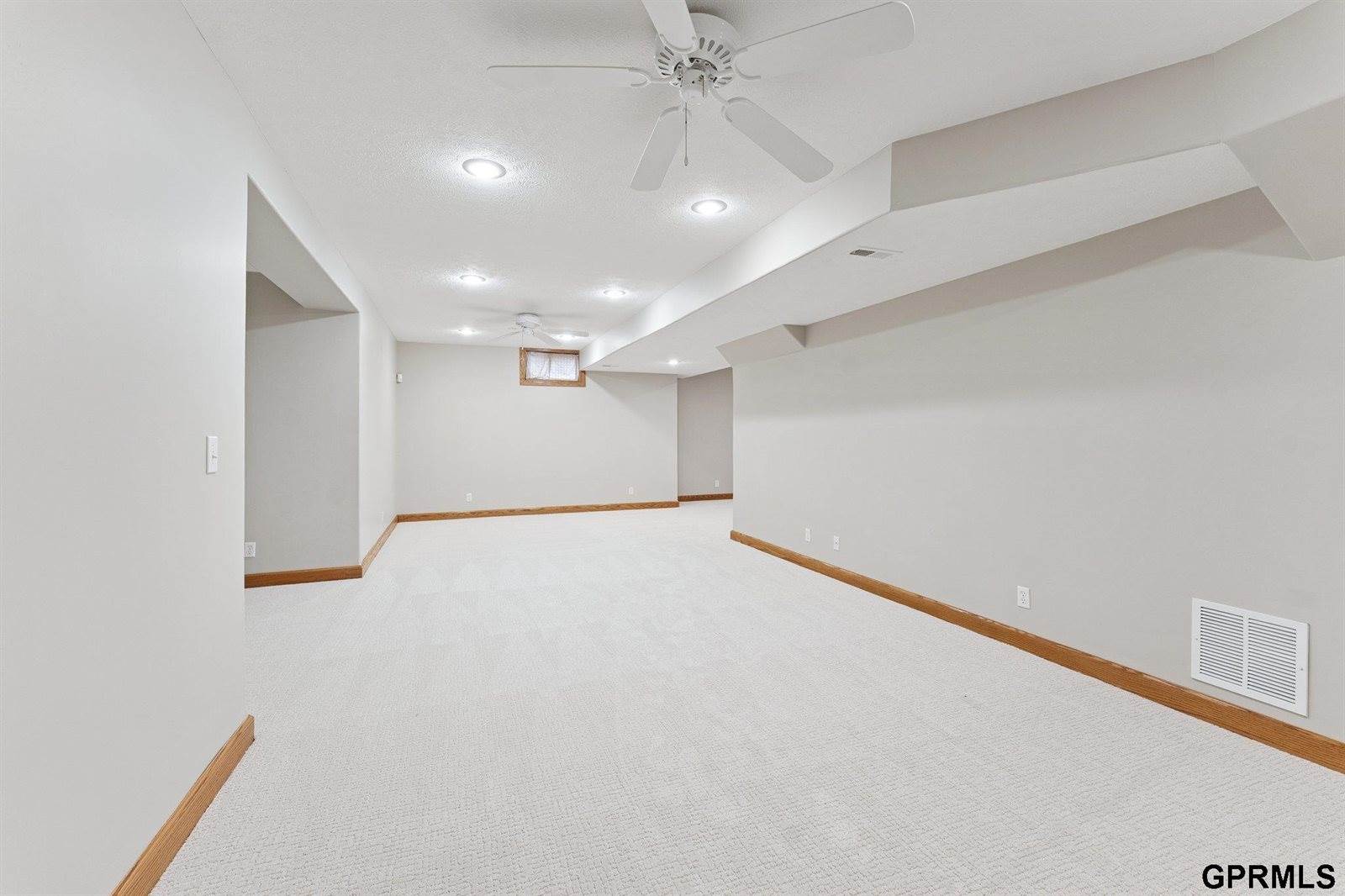 14075 Ellison Avenue, Omaha, NE 68164