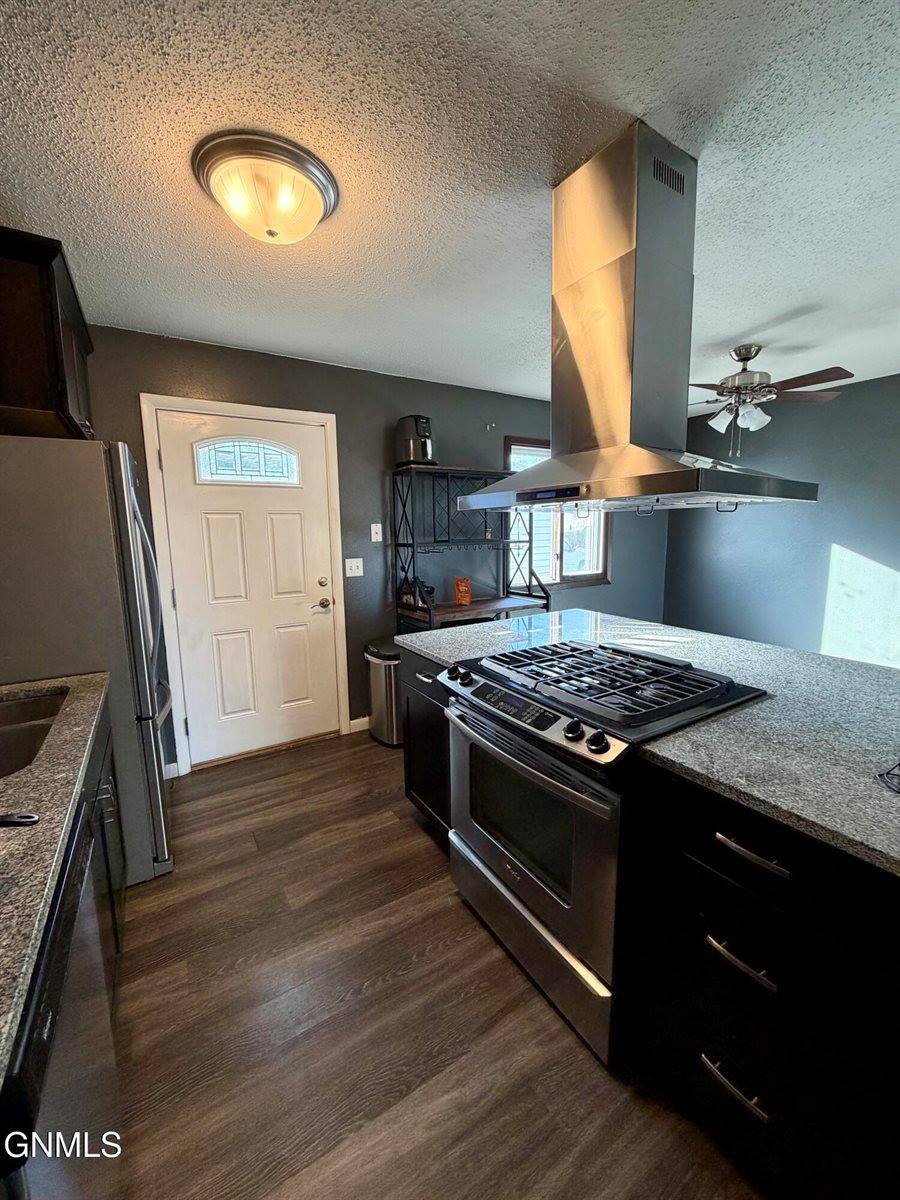 2120 Coulee Drive North, Mandan, ND 58554