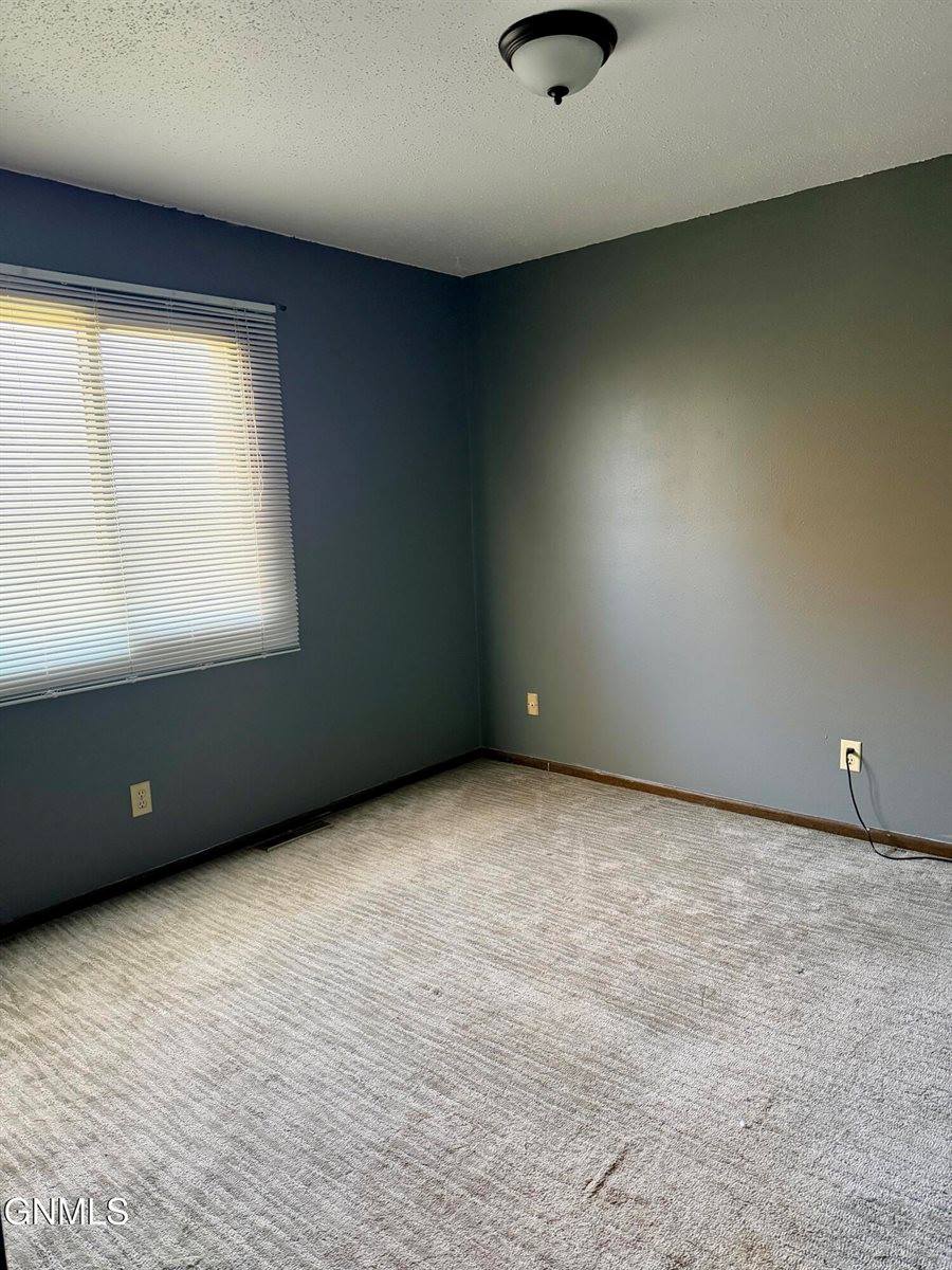 2120 Coulee Drive North, Mandan, ND 58554