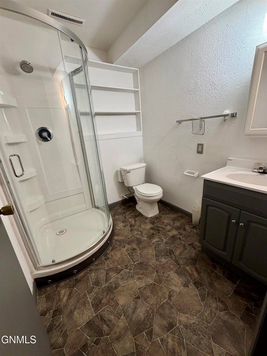 2120 Coulee Drive North, Mandan, ND 58554