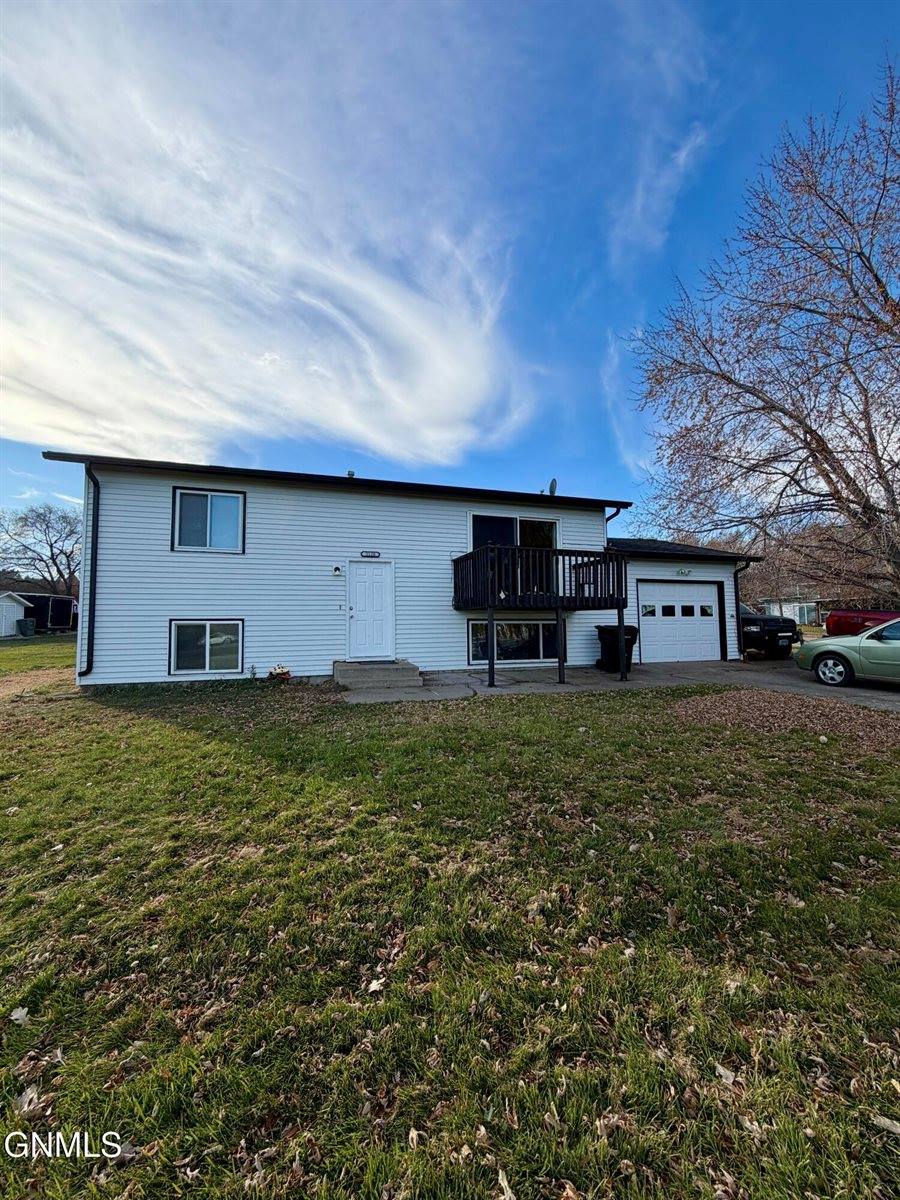 2120 Coulee Drive North, Mandan, ND 58554