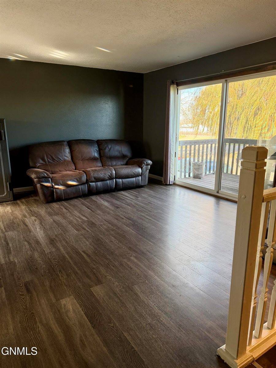 2120 Coulee Drive North, Mandan, ND 58554