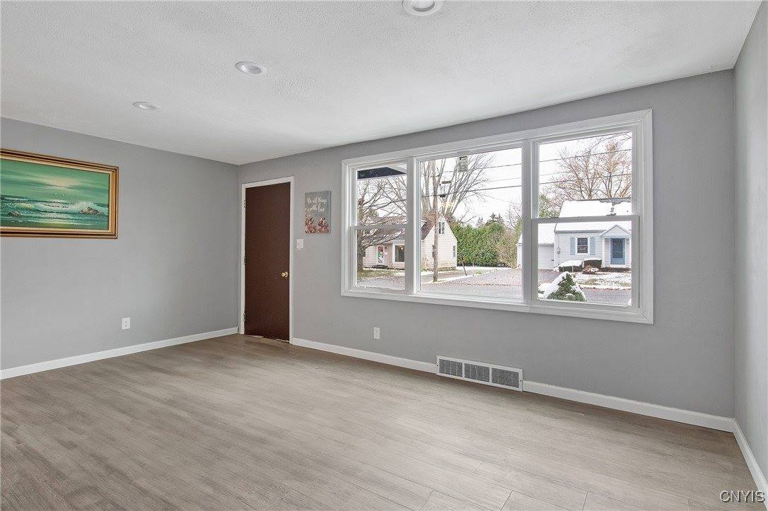 201 Orchard Drive West, Salina, NY 13212