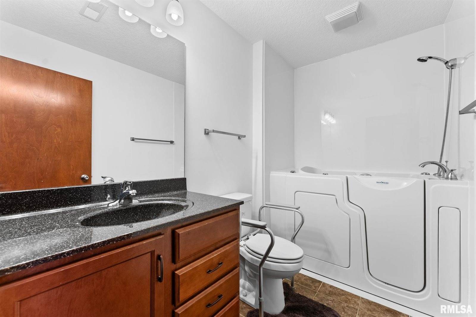 3705 West 46TH Street, Davenport, IA 52806