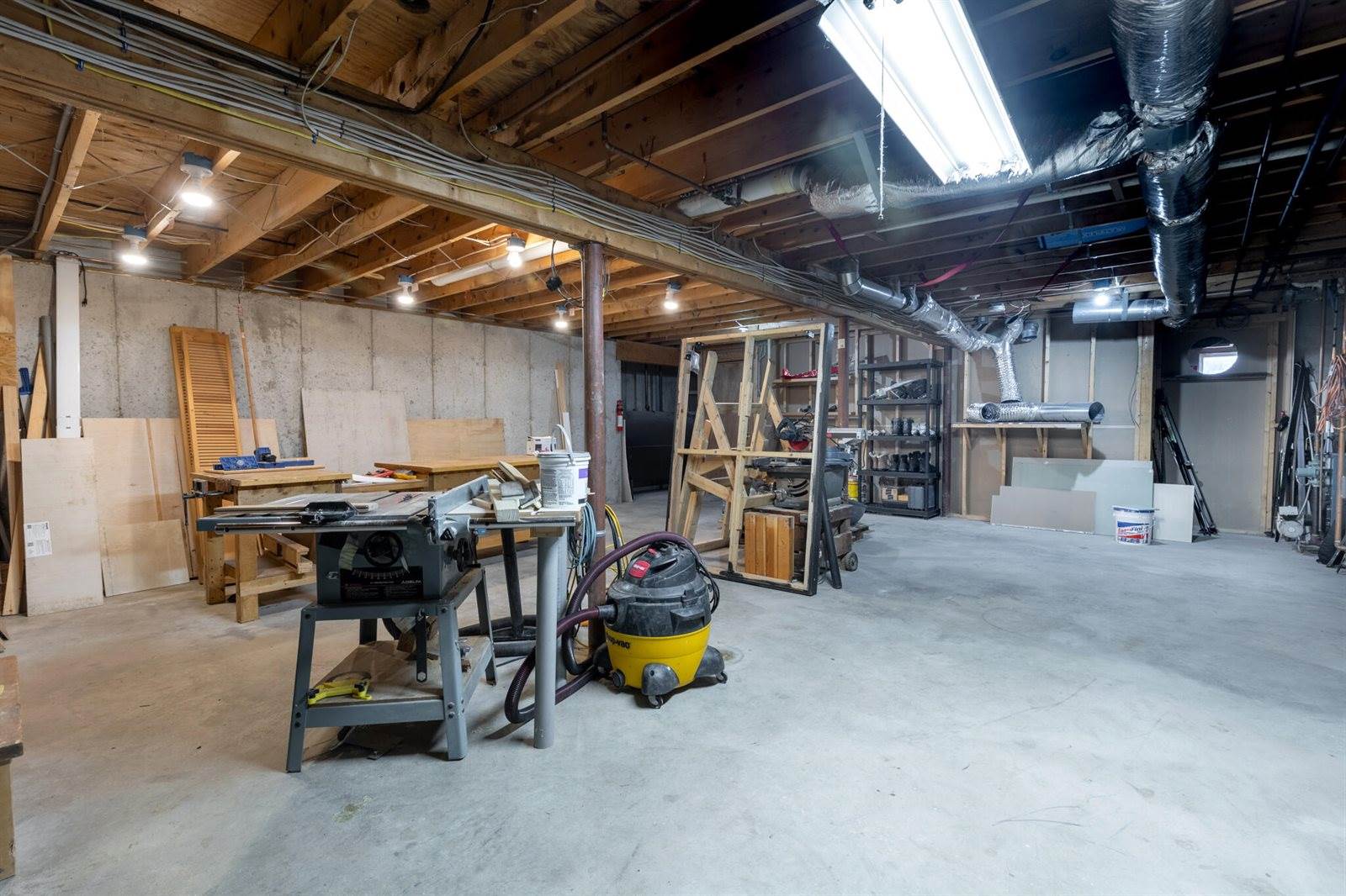 197 Ferry Road, Lewiston, ME 04240