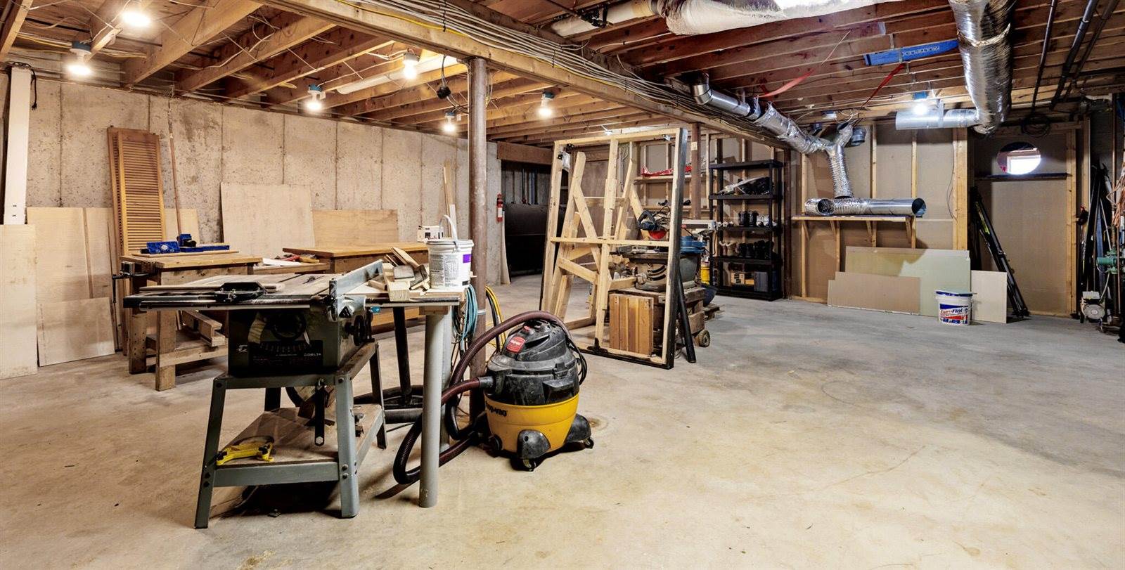 197 Ferry Road, Lewiston, ME 04240