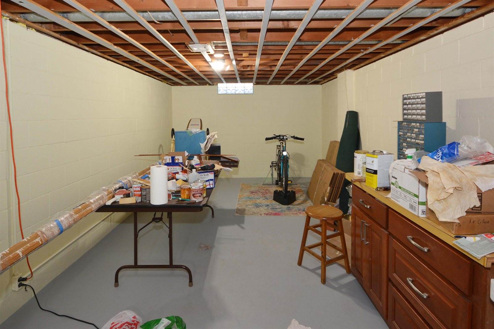 2431 Hillsdale Avenue, Kalamazoo, MI 49006