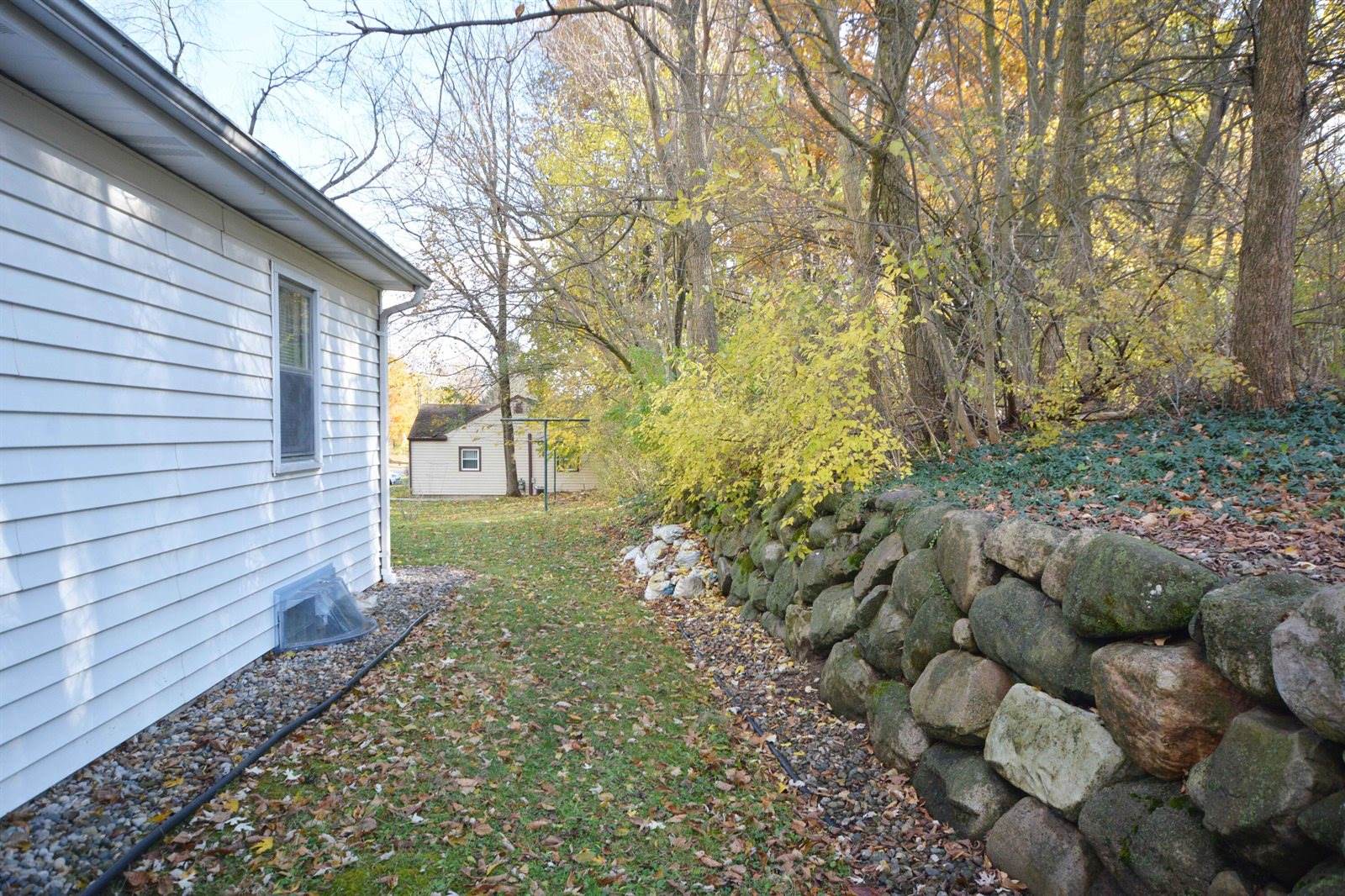 2431 Hillsdale Avenue, Kalamazoo, MI 49006