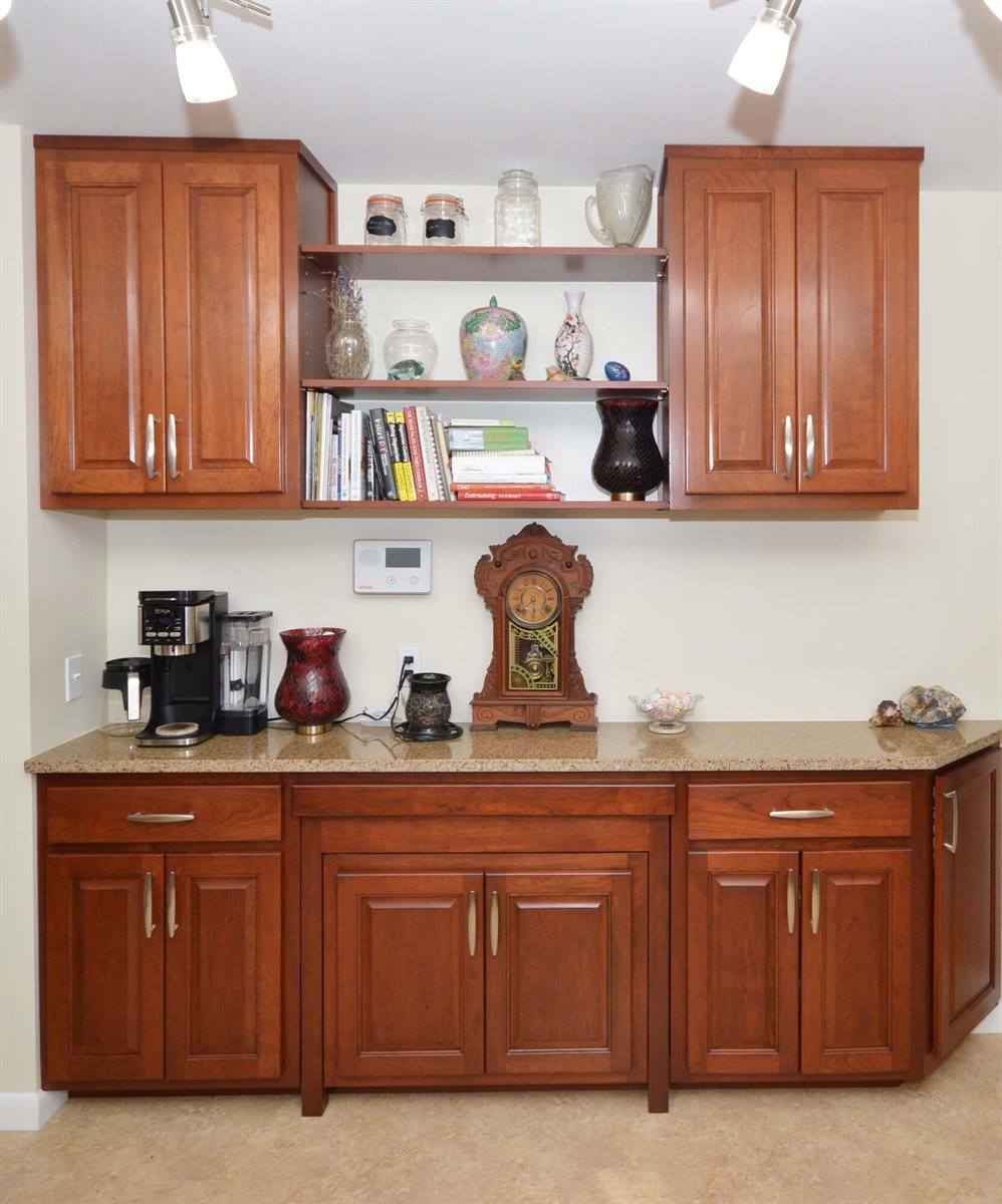 2431 Hillsdale Avenue, Kalamazoo, MI 49006