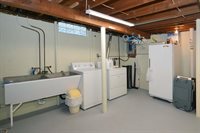 2431 Hillsdale Avenue, Kalamazoo, MI 49006